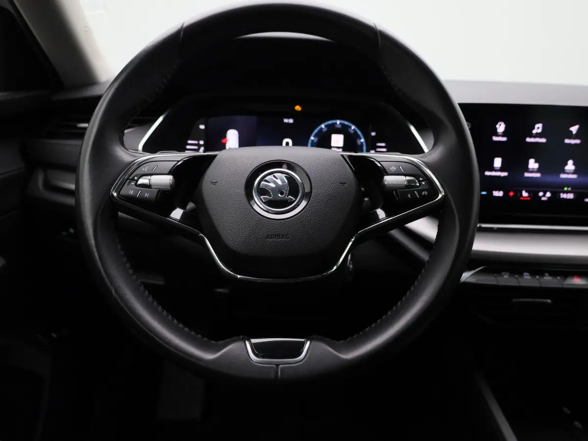 1.0 e-TSI Business Edition | Automaat | Apple Carplay / Android Auto | Parkeersensoren | Stoelverwarming |