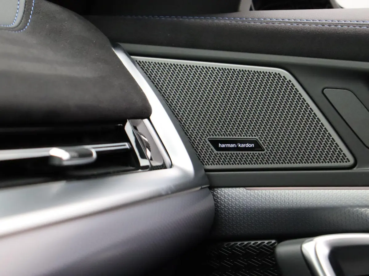 M Sport Edition Premium Pack | Comfort Pack | Comfort Access | Achteruitrijcamera | Glazen panoramadak | Elektrisch verstelbare stoelen | Driving Assistant Plus | Parking Assistant | Harman 