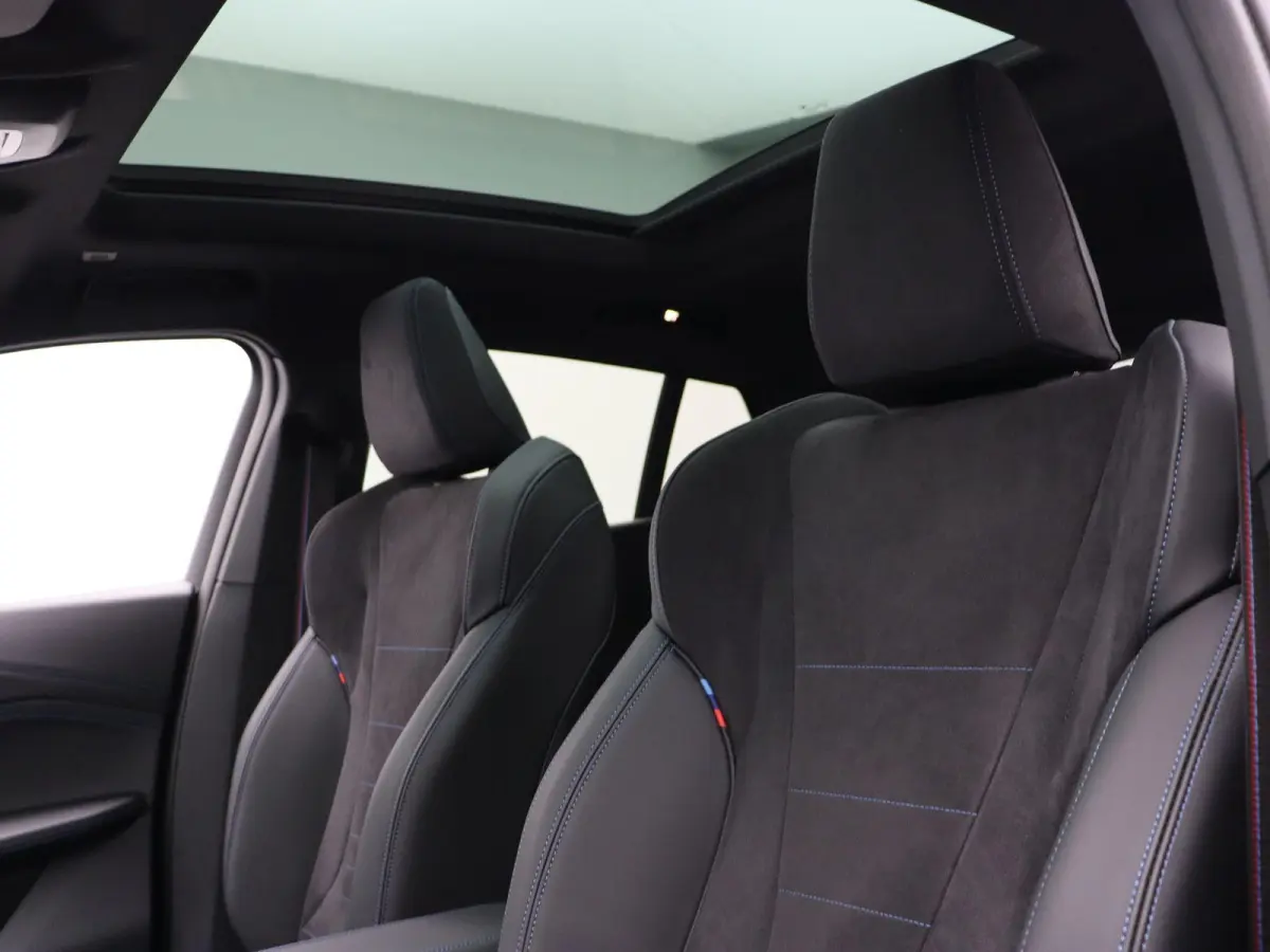 M Sport Edition Premium Pack | Comfort Pack | Comfort Access | Achteruitrijcamera | Glazen panoramadak | Elektrisch verstelbare stoelen | Driving Assistant Plus | Parking Assistant | Harman 