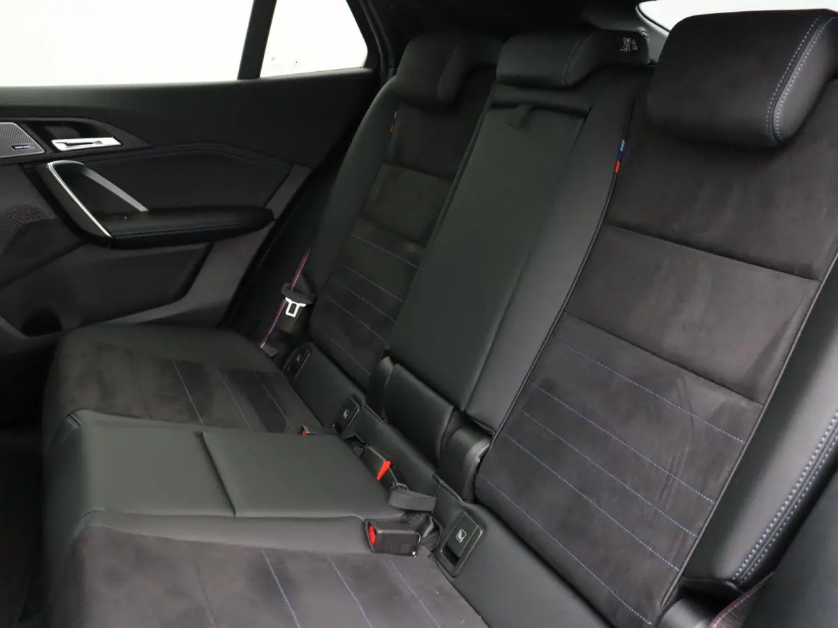 M Sport Edition Premium Pack | Comfort Pack | Comfort Access | Achteruitrijcamera | Glazen panoramadak | Elektrisch verstelbare stoelen | Driving Assistant Plus | Parking Assistant | Harman 