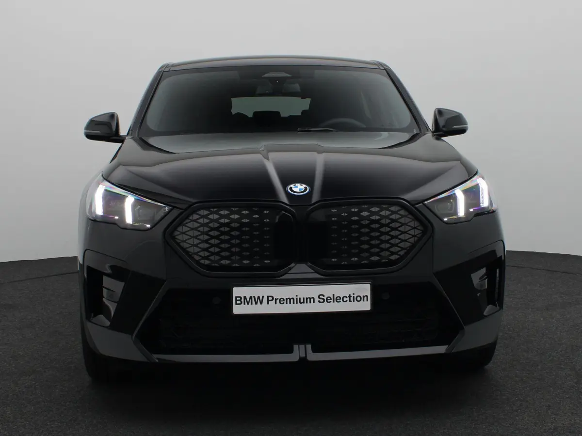 M Sport Edition Premium Pack | Comfort Pack | Comfort Access | Achteruitrijcamera | Glazen panoramadak | Elektrisch verstelbare stoelen | Driving Assistant Plus | Parking Assistant | Harman 