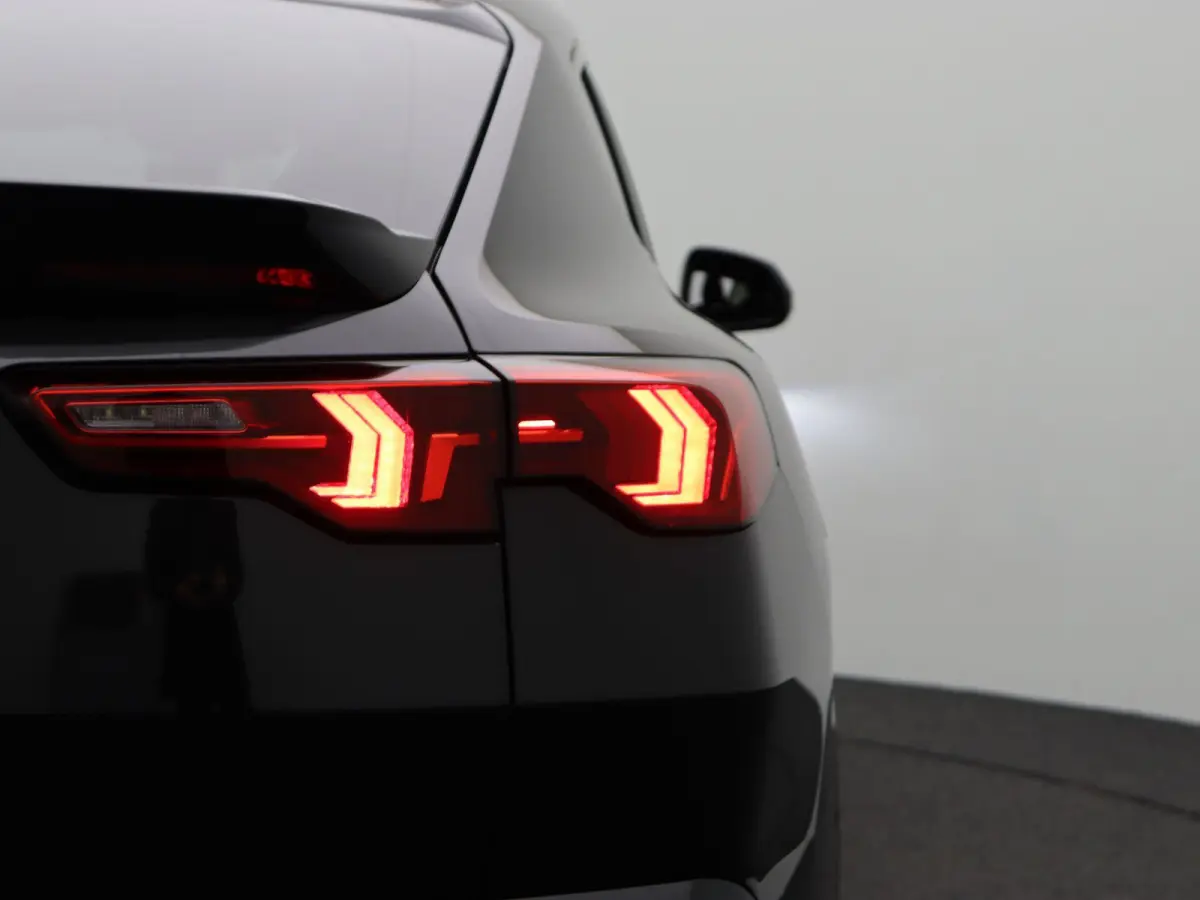 M Sport Edition Premium Pack | Comfort Pack | Comfort Access | Achteruitrijcamera | Glazen panoramadak | Elektrisch verstelbare stoelen | Driving Assistant Plus | Parking Assistant | Harman 