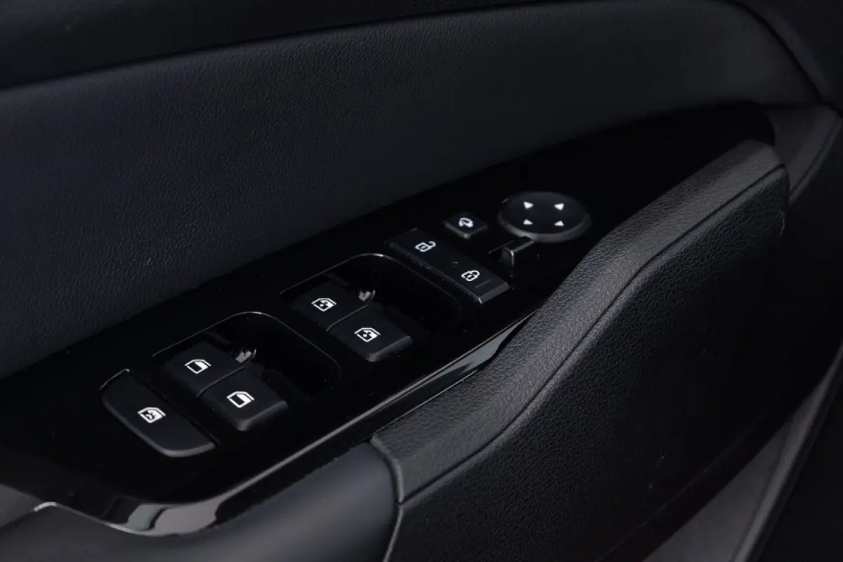 1.6 T-GDi Plug-in Hybrid AWD DynamicLine | Half LEDER | NAVI | ECC | PDC