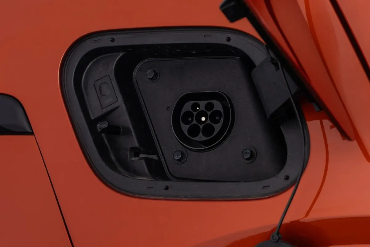 1.6 T-GDi Plug-in Hybrid AWD DynamicLine | Half LEDER | NAVI | ECC | PDC