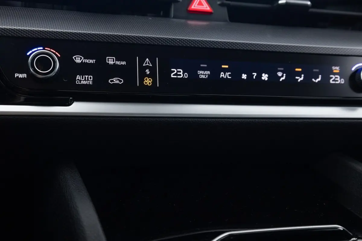 1.6 T-GDi Plug-in Hybrid AWD DynamicLine | Half LEDER | NAVI | ECC | PDC