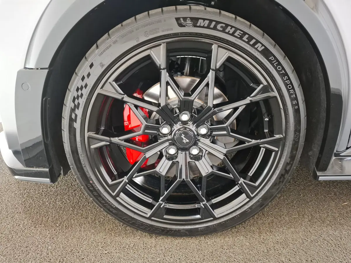 GTS 52 kWh | DEVIALET AUDIO | WINTERPACK | CAMERA | NAVI/ ADAPTIVE  CRUISE CONTROL