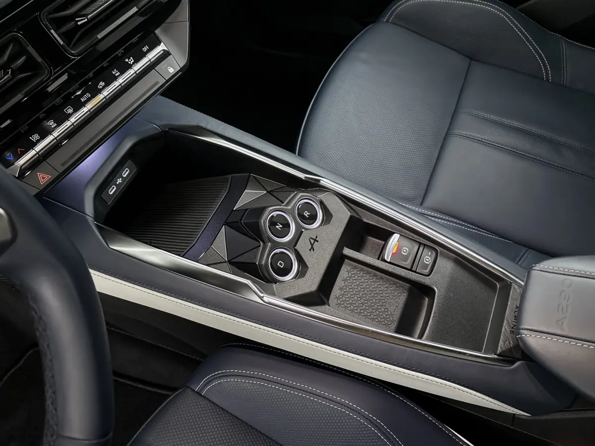 GTS 52 kWh | DEVIALET AUDIO | WINTERPACK | CAMERA | NAVI/ ADAPTIVE  CRUISE CONTROL