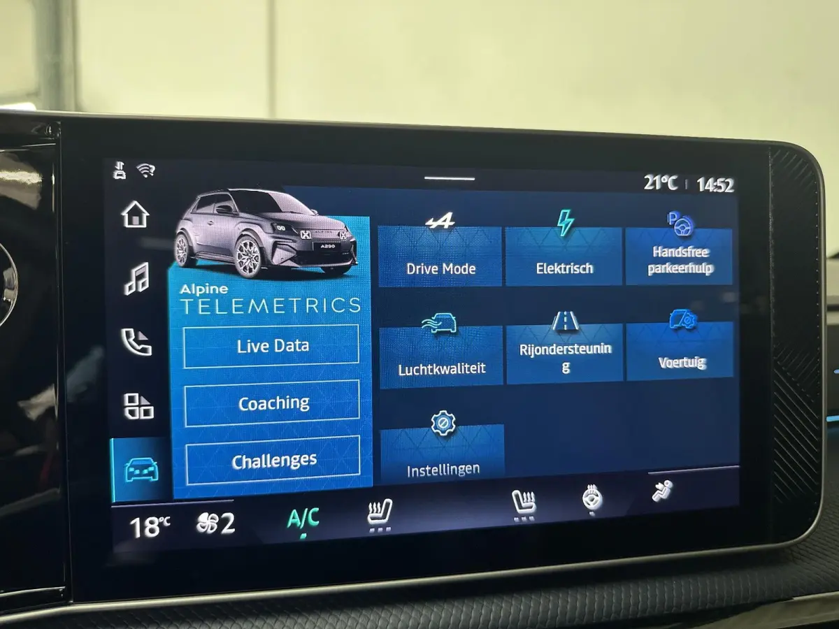 GTS 52 kWh | DEVIALET AUDIO | WINTERPACK | CAMERA | NAVI/ ADAPTIVE  CRUISE CONTROL