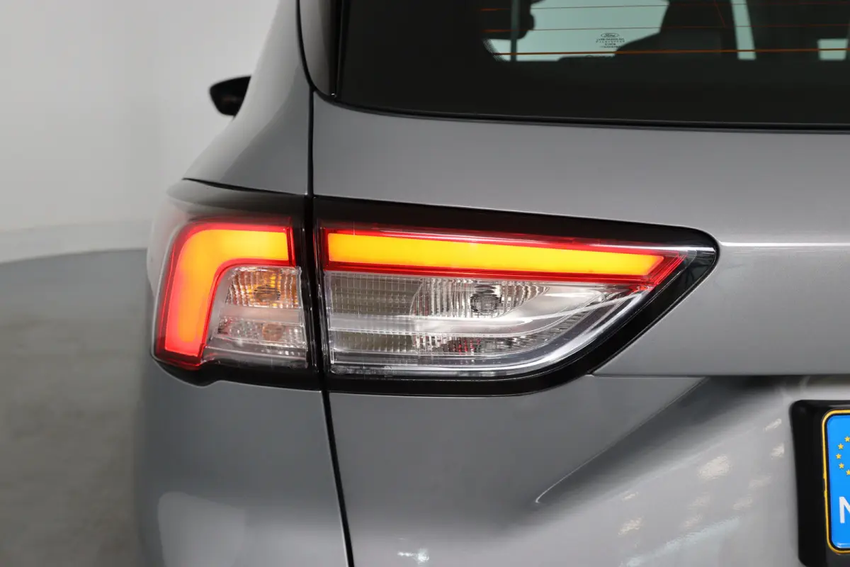 2.5 PHEV ST-Line | 1e Eigenaar! | SOH 98% | Dealer Onderhouden! | Trekhaak | Camera | Navi | Keyless | Clima | LED | Parkeersensoren V+A | Lichtmetalen velgen