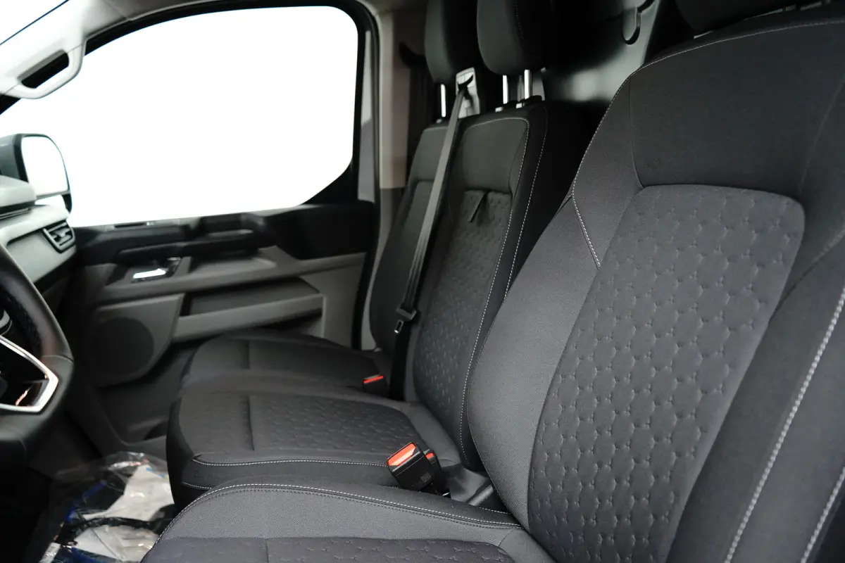 340 L2H1 71KWh 218 pk Limited | 3 Zits | Winterpack | 370km WLTP | 2300kg Trekgewicht