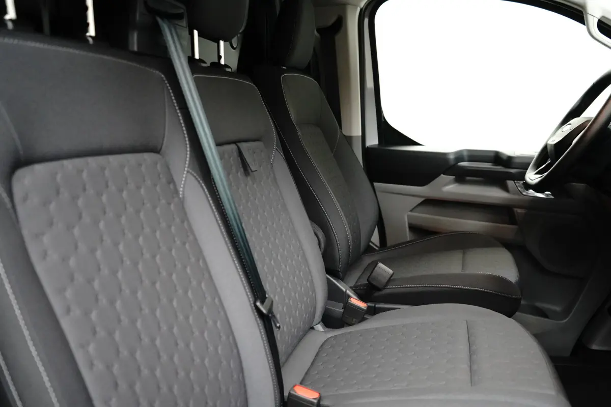 340 L2H1 71KWh 218 pk Limited | 3 Zits | Winterpack | 370km WLTP | 2300kg Trekgewicht