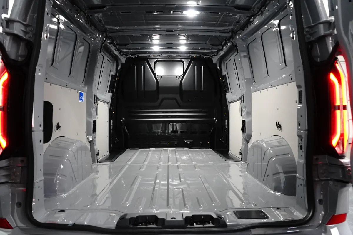 340 L2H1 71KWh 218 pk Limited | 3 Zits | Winterpack | 370km WLTP | 2300kg Trekgewicht