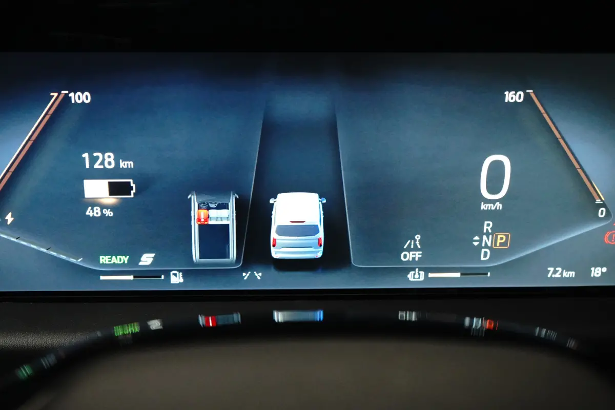 340 L2H1 71KWh 218 pk Limited | 3 Zits | Winterpack | 370km WLTP | 2300kg Trekgewicht