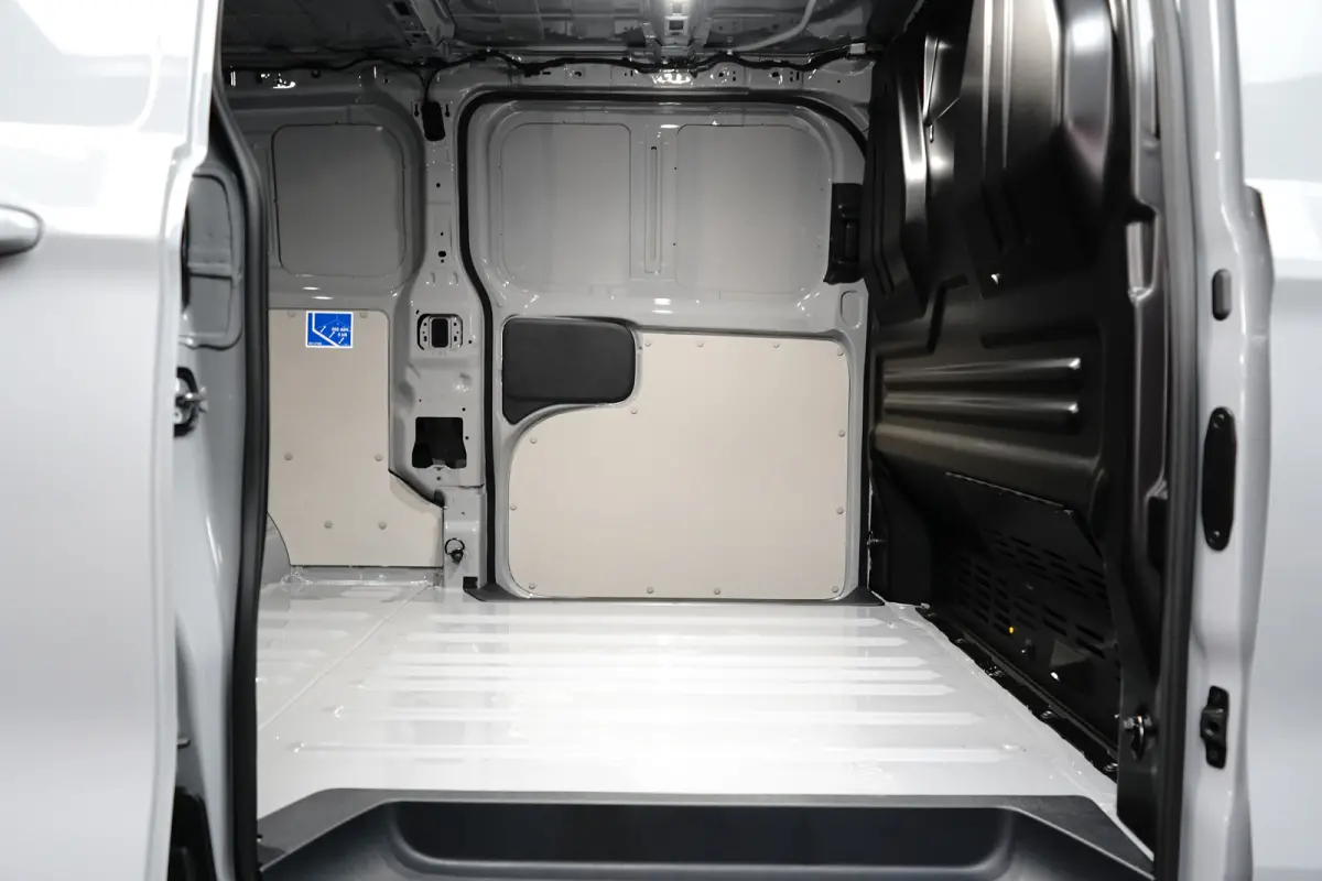 340 L2H1 71KWh 218 pk Limited | 3 Zits | Winterpack | 370km WLTP | 2300kg Trekgewicht