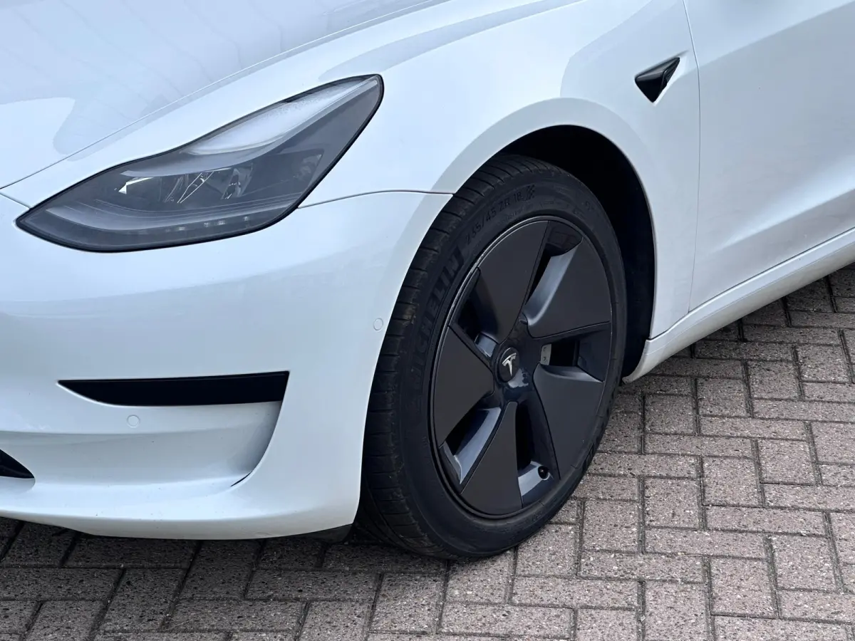 Standard RWD Plus 60 kWh SOH 93 % LFH Facelift