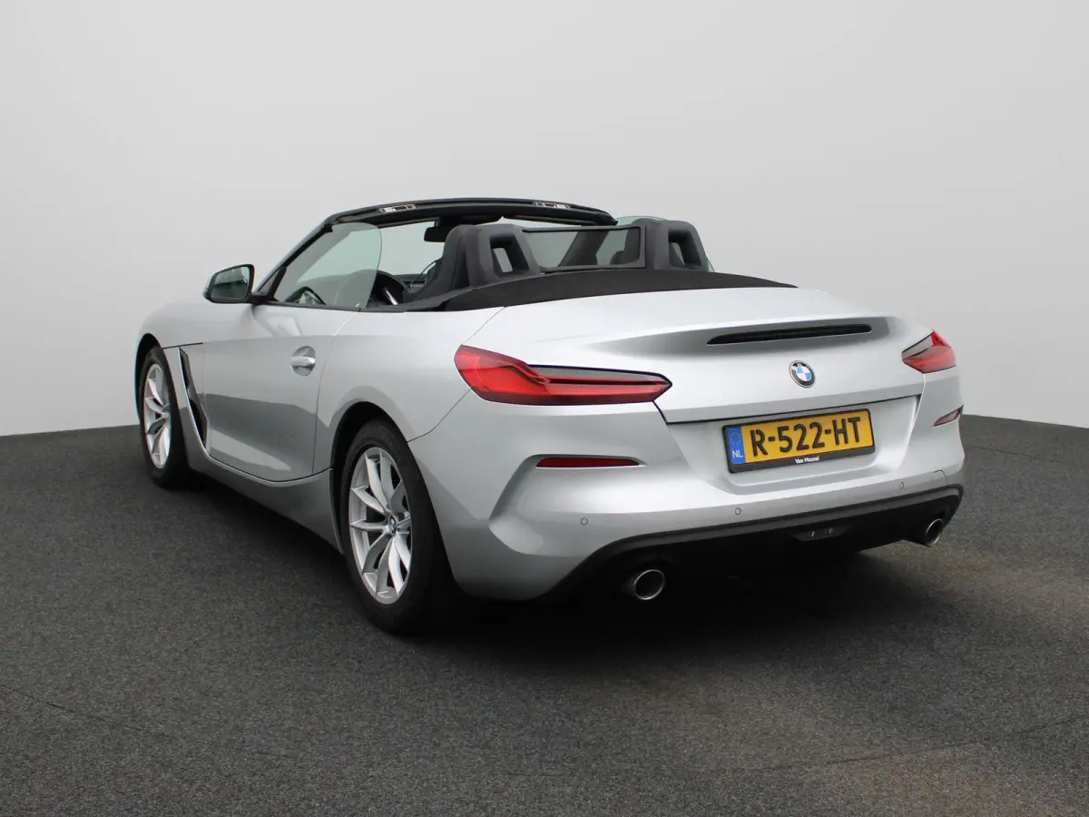 sDrive20i High Executive | STOELVERWARMING | CLIMATE CONTROL | DIGITAAL DASHBOARD | NAVIGATIE | LEDER | LED |