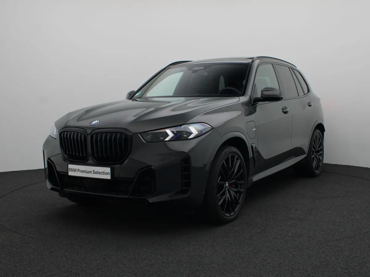 xDrive50e M Sportpakket Pro | Travel Pack | Innovation Pack | Comfort Plus Pack | Soft-Close | Trekhaak | Glazen panoramadak | Driving Assistant Professional | Parking Assistant Professional