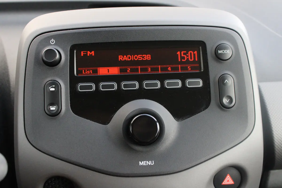 1.0 e-VTi Active | Airconditioning | Bluetooth | Mistlampen | Extra getinte ramen | Lederen stuurwiel |
