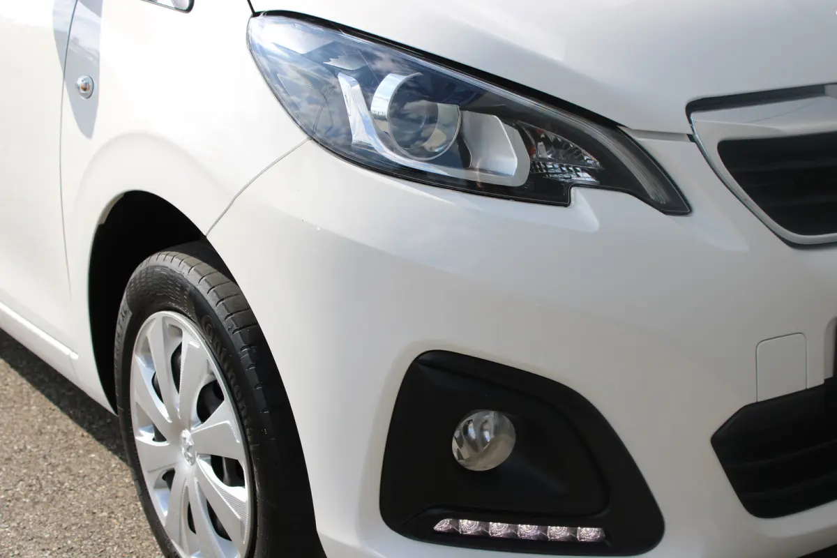 1.0 e-VTi Active | Airconditioning | Bluetooth | Mistlampen | Extra getinte ramen | Lederen stuurwiel |