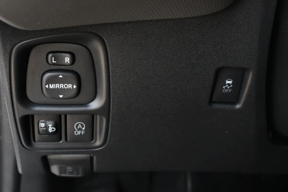 1.0 e-VTi Active | Airconditioning | Bluetooth | Mistlampen | Extra getinte ramen | Lederen stuurwiel |