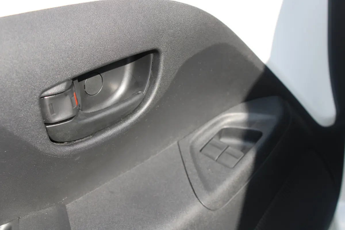 1.0 e-VTi Active | Airconditioning | Bluetooth | Mistlampen | Extra getinte ramen | Lederen stuurwiel |