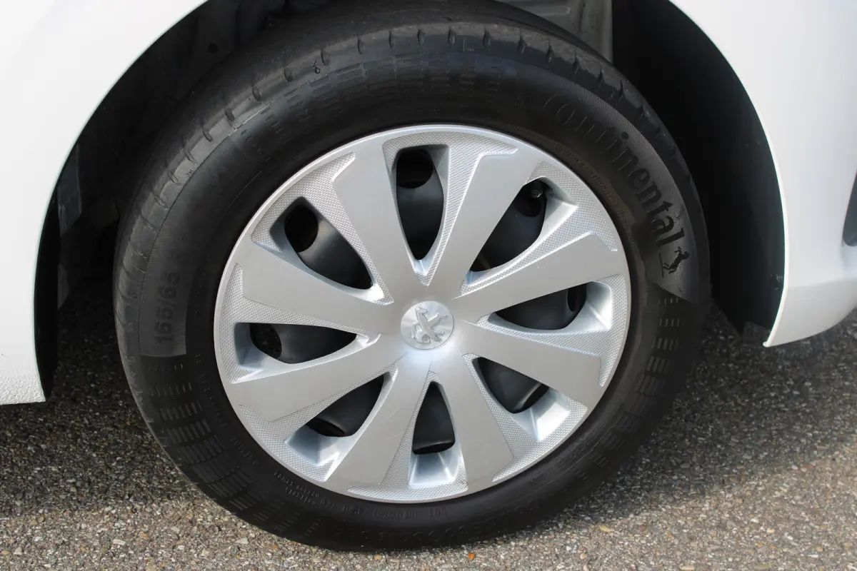 1.0 e-VTi Active | Airconditioning | Bluetooth | Mistlampen | Extra getinte ramen | Lederen stuurwiel |