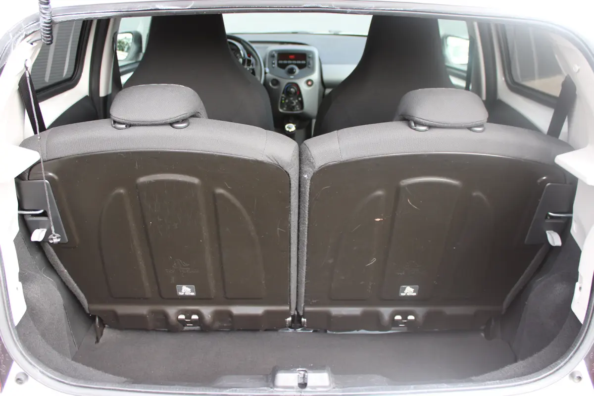 1.0 e-VTi Active | Airconditioning | Bluetooth | Mistlampen | Extra getinte ramen | Lederen stuurwiel |