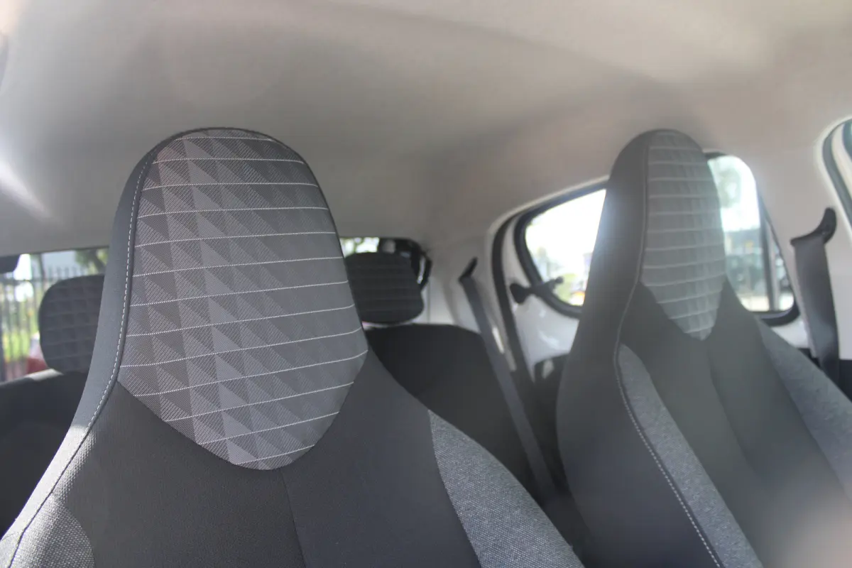 1.0 e-VTi Active | Airconditioning | Bluetooth | Mistlampen | Extra getinte ramen | Lederen stuurwiel |