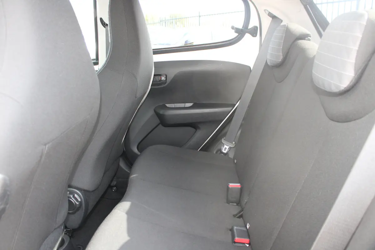 1.0 e-VTi Active | Airconditioning | Bluetooth | Mistlampen | Extra getinte ramen | Lederen stuurwiel |