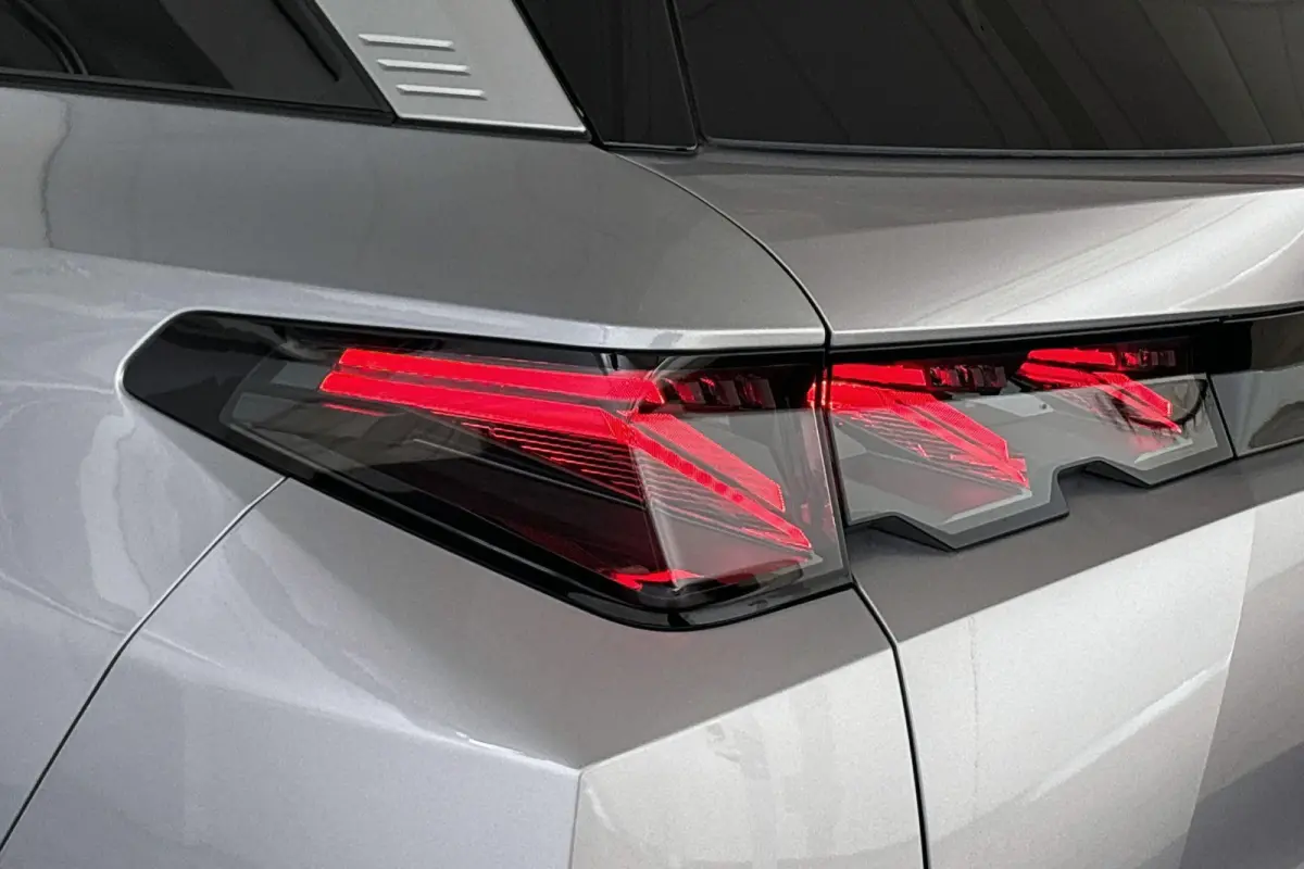 1.2 Hybrid 145 GT 7p Stuur-Stoelverwarming 360 Camera Keyless