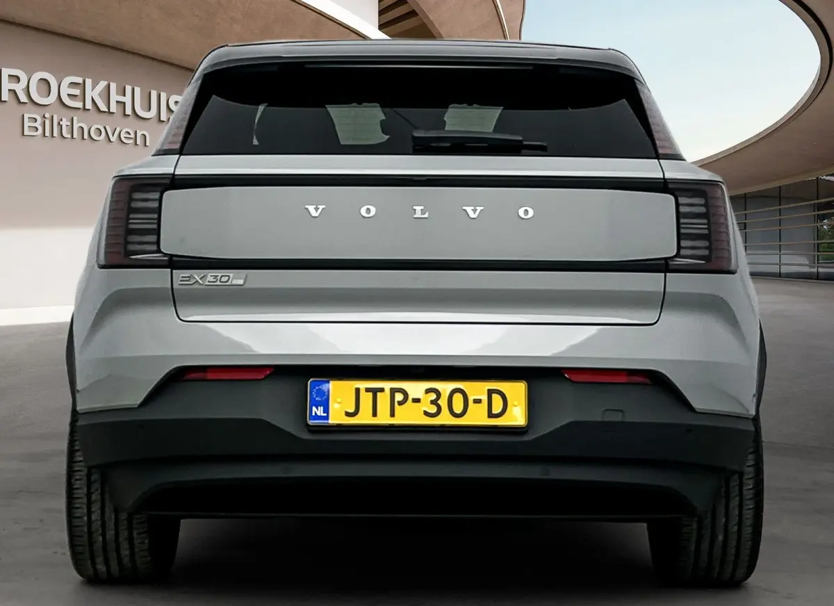 Single Motor Extended Range Ultra 69 kWh | 20"LM Velgen | Climate Pack | Getint glas | Panoramadak | Harman/Kardon | Adaptive Cruise Control & Pilot Assist|