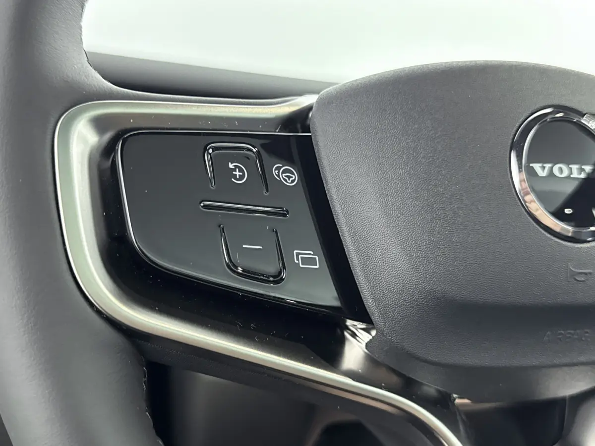 Single Motor Extended Range Ultra 69 kWh | 20"LM Velgen | Climate Pack | Getint glas | Panoramadak | Harman/Kardon | Adaptive Cruise Control & Pilot Assist|