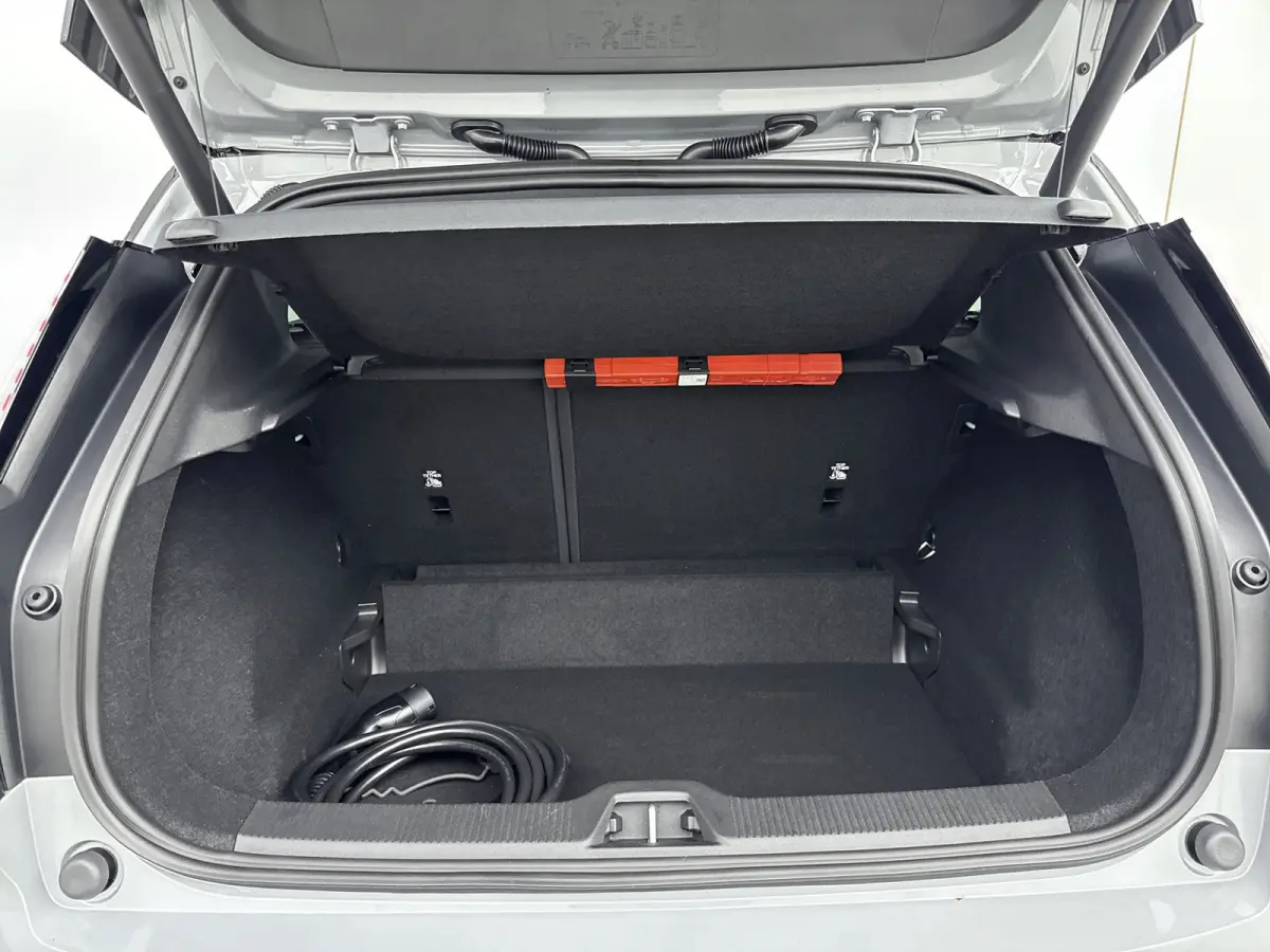 Single Motor Extended Range Ultra 69 kWh | 20"LM Velgen | Climate Pack | Getint glas | Panoramadak | Harman/Kardon | Adaptive Cruise Control & Pilot Assist|