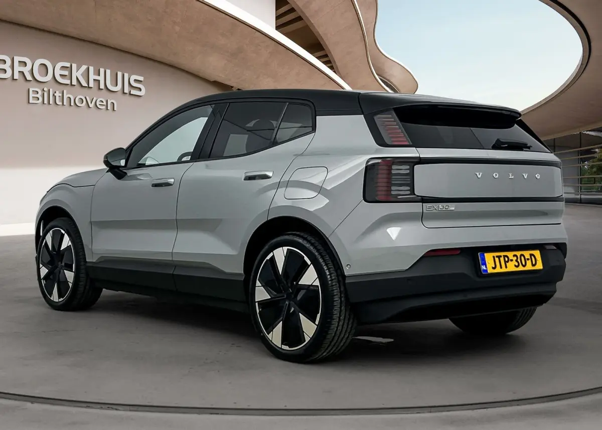 Single Motor Extended Range Ultra 69 kWh | 20"LM Velgen | Climate Pack | Getint glas | Panoramadak | Harman/Kardon | Adaptive Cruise Control & Pilot Assist|