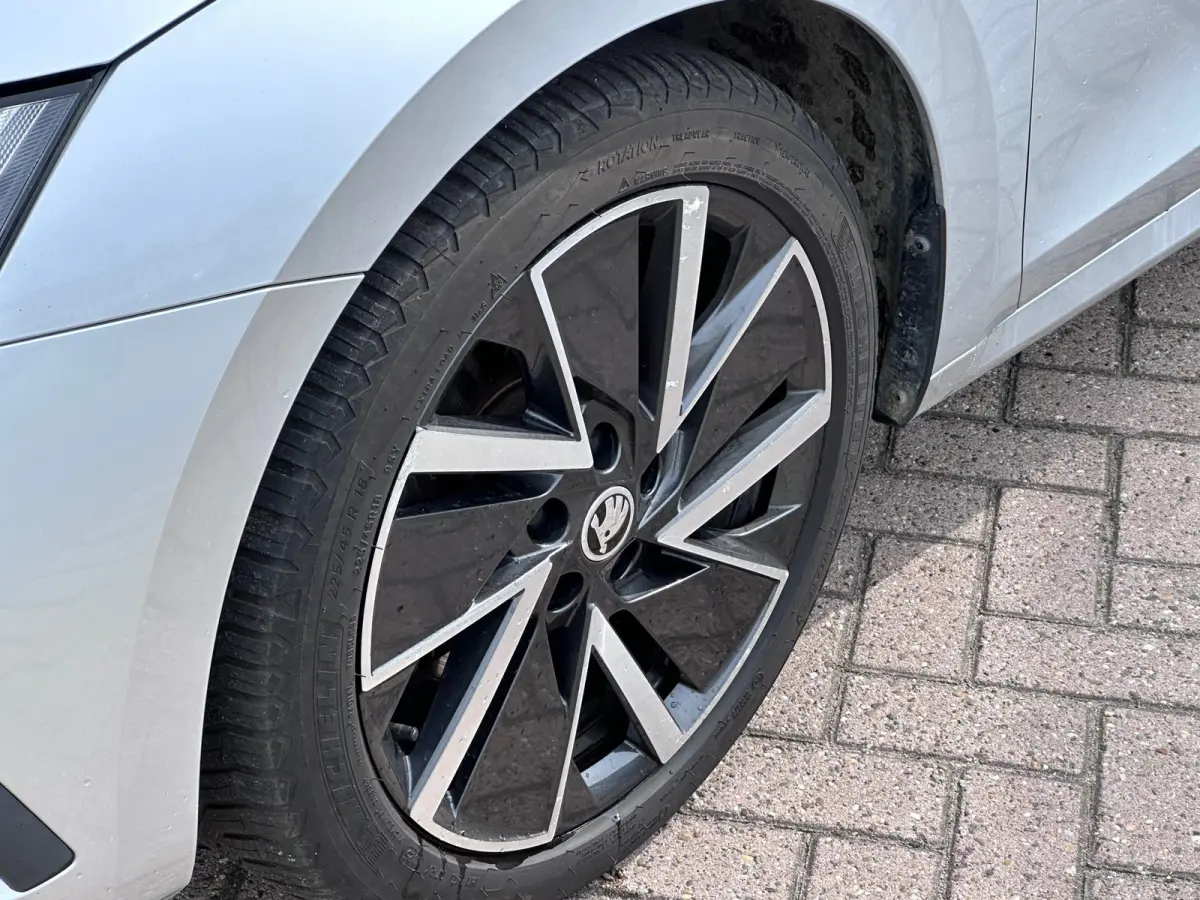 1.4 TSI iV PHEV PANO HEAD-UP VIRTUAL Business Edition Plus