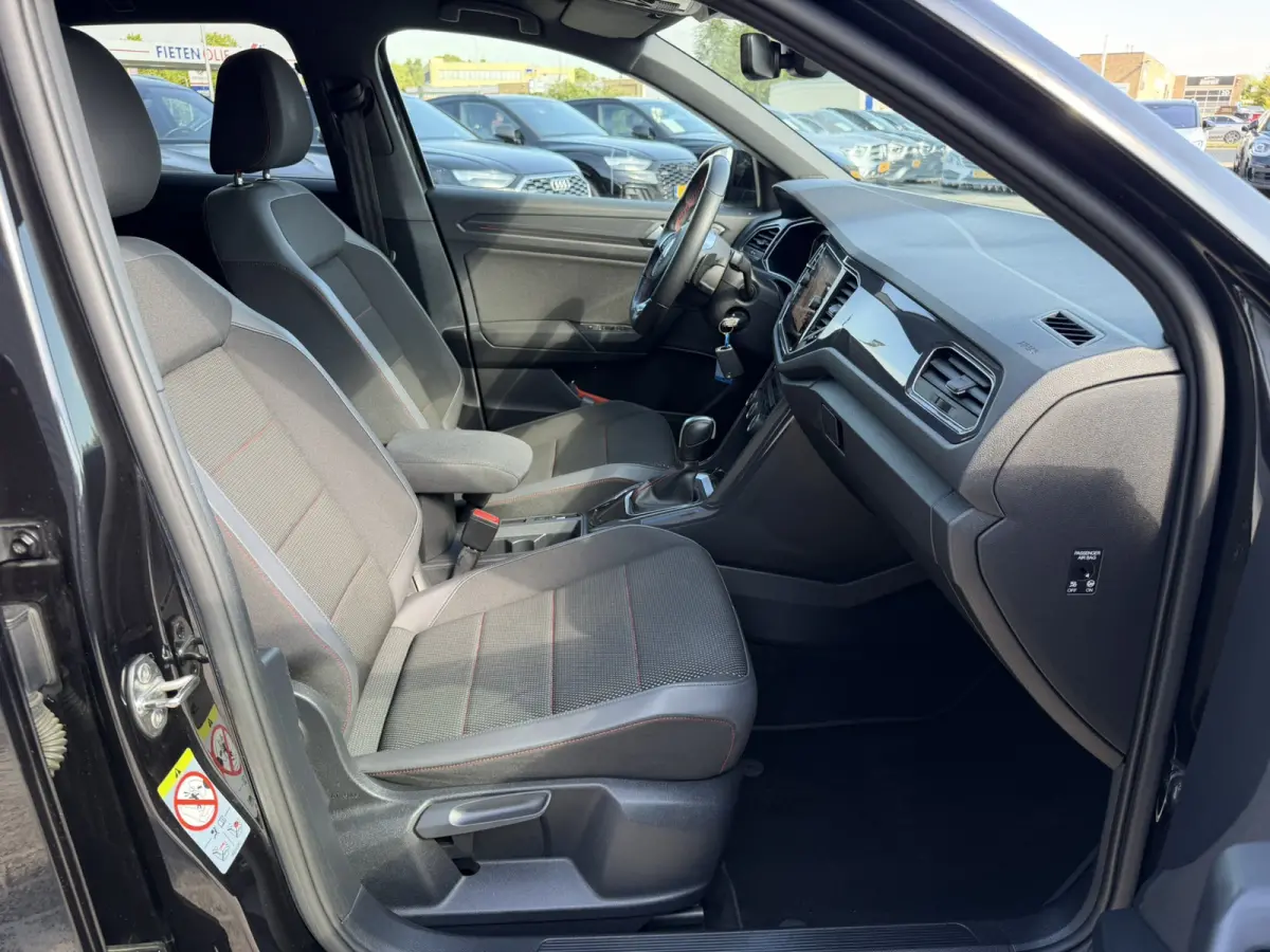 1.5 TSI Sport R-Line Trekhaak Carplay Achteruitrijcamera 4S Banden Stoelverwarming