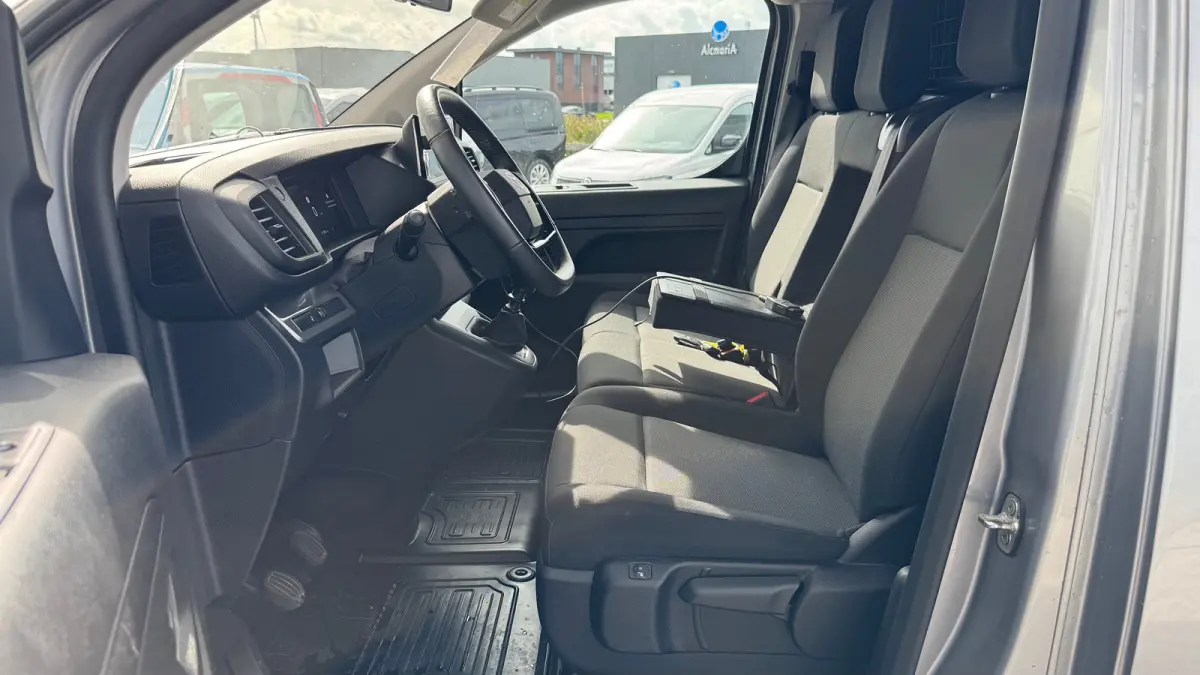 PROACE Worker 2.0 D-4D 140PK L2 Challenger | Navi | Cruise Controle | Camera | Stoel en stuurverw | Apple Carplay