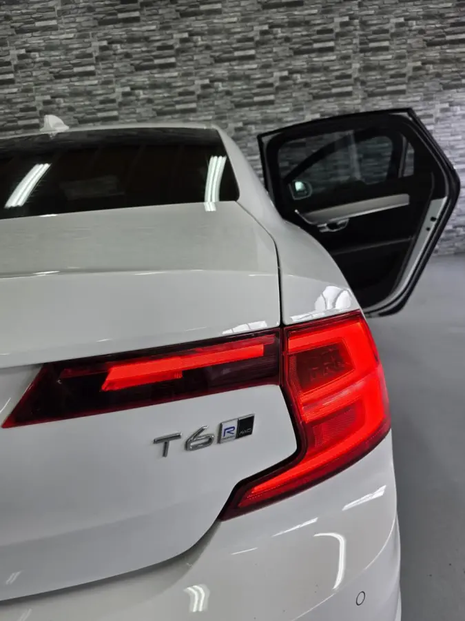 2.0 T6 AWD Inscription R Design *320PK*Ice white*!