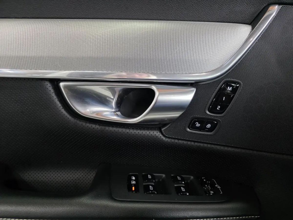 2.0 T6 AWD Inscription R Design *320PK*Ice white*!