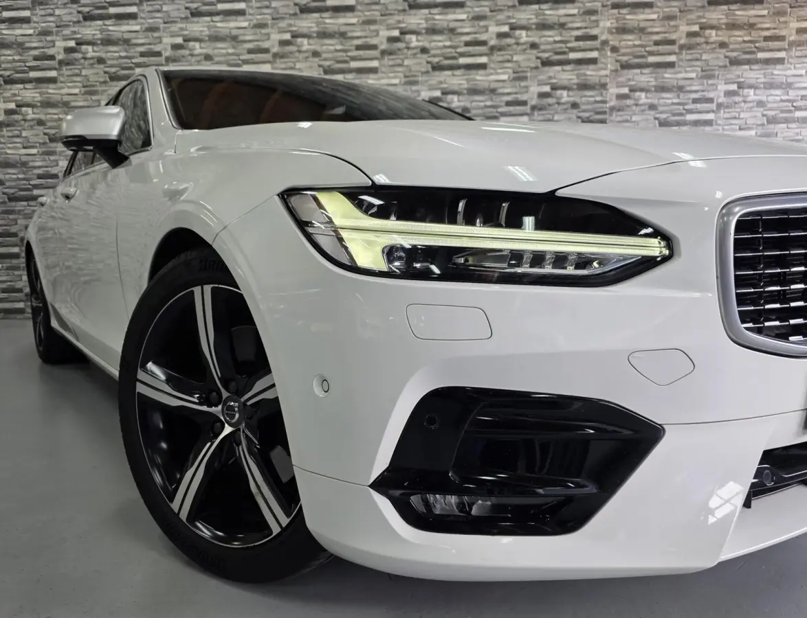 2.0 T6 AWD Inscription R Design *320PK*Ice white*!