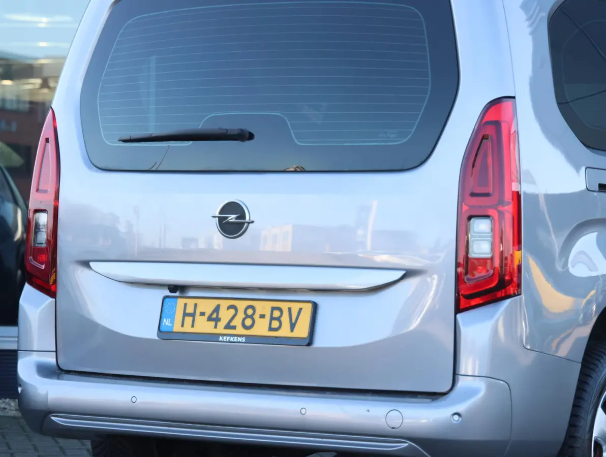 110pk L2H1 Edition UNIEK! | 1ste eigenaar | Camera | 7 persoons | Stuurverwarming | Navigatie | Airco | Geschikt Camper kit