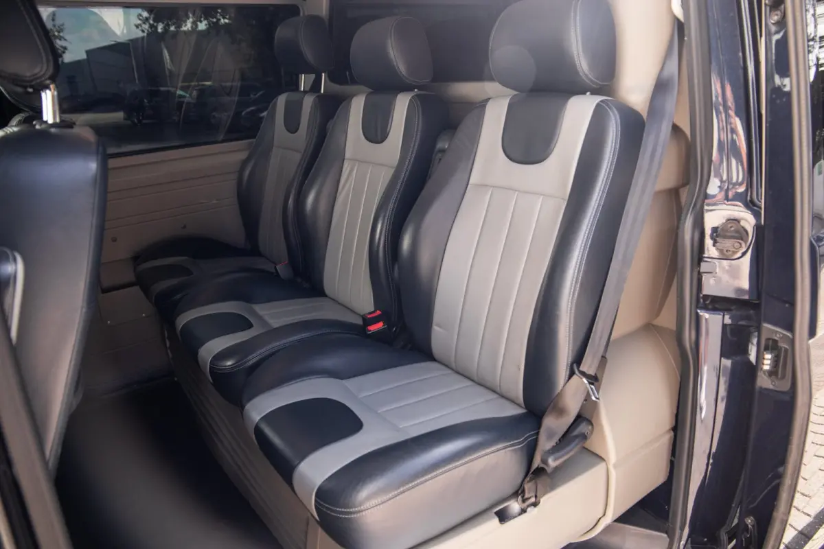 2.0 TDI L2H1 4Motion / Dubbele Schuifdeur / Automaat / Leder / Volledig Bekleed