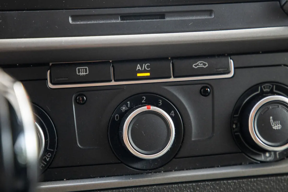 2.0 TDI L2H1 4Motion / Dubbele Schuifdeur / Automaat / Leder / Volledig Bekleed