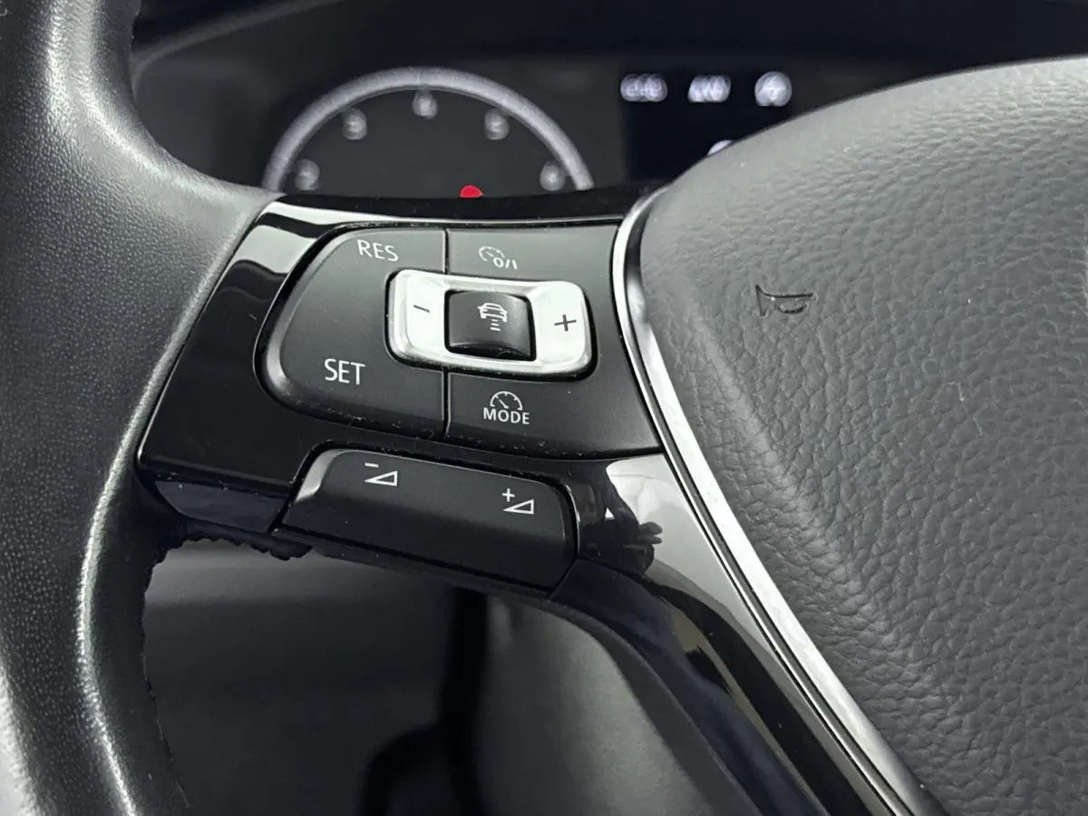1.0 TSI Comfortline | TREKHAAK | ADAPTIEF CRUISECONTROL | APPLE CARPLAY / ANDROID AUTO | AIRCO | NAVIGATIE |