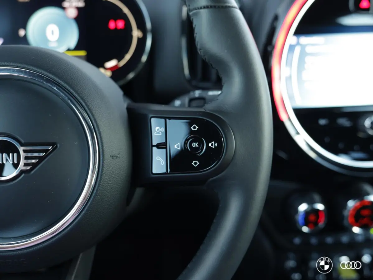 COOPER SE ALL4 / LEDER / LED / HUD / MEMORY / KEYLESS / CAMERA