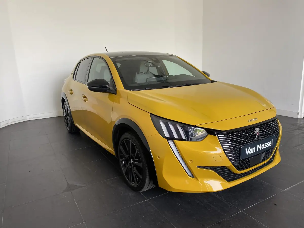 1.2 GT Pack 100 l CLIMATE | STOELVERWARMING| ADAPTIVE CRUISE | NAV | CARPLAY ANDROID | ZWART DAK | TREKHAAK | 50 DKM |