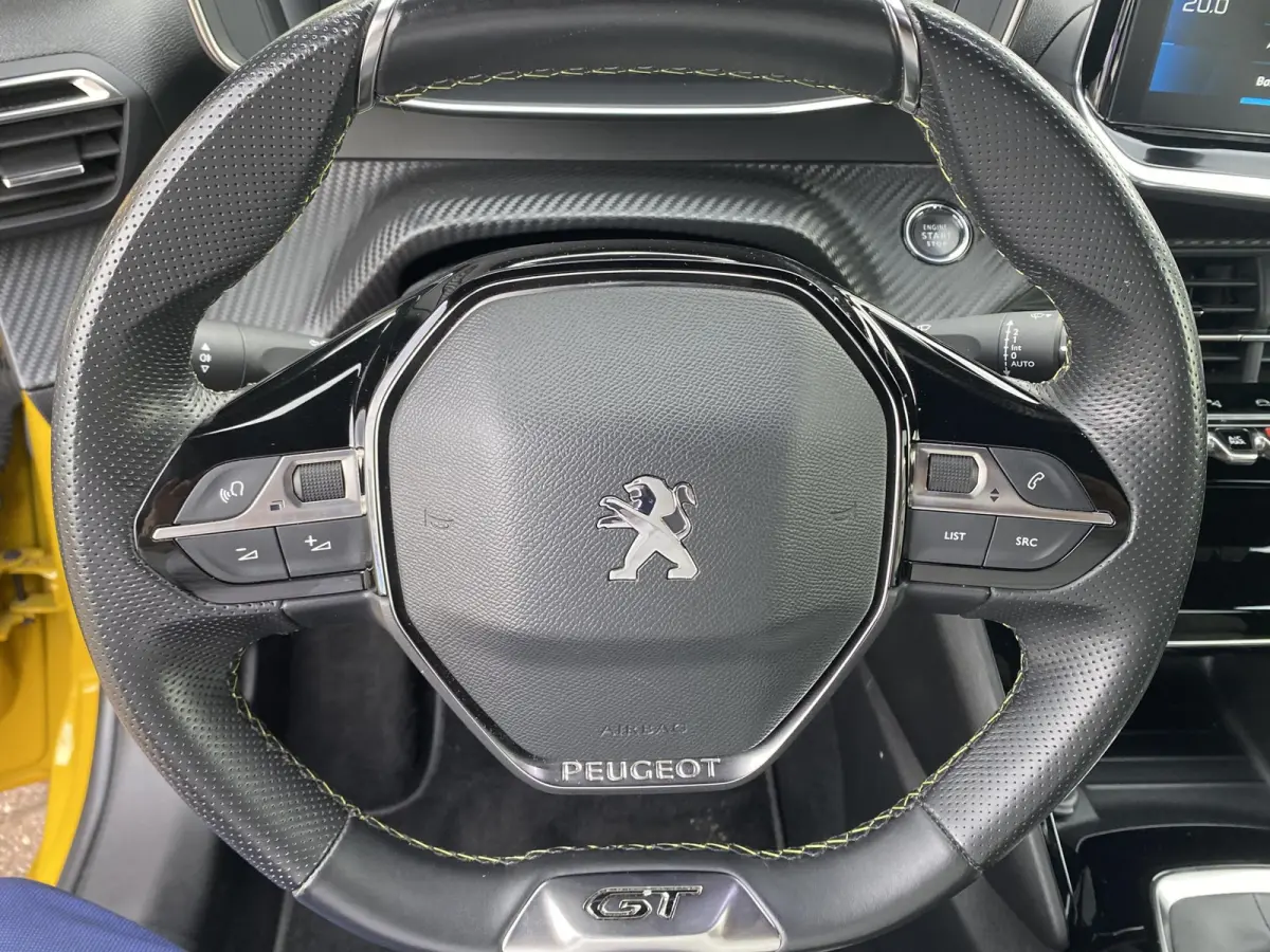 1.2 GT Pack 100 l CLIMATE | STOELVERWARMING| ADAPTIVE CRUISE | NAV | CARPLAY ANDROID | ZWART DAK | TREKHAAK | 50 DKM |