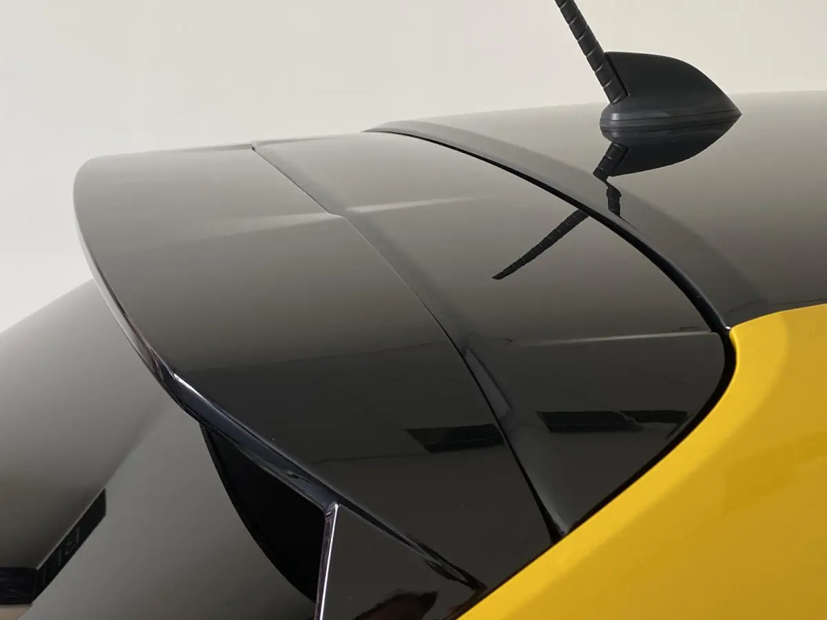 1.2 GT Pack 100 l CLIMATE | STOELVERWARMING| ADAPTIVE CRUISE | NAV | CARPLAY ANDROID | ZWART DAK | TREKHAAK | 50 DKM |