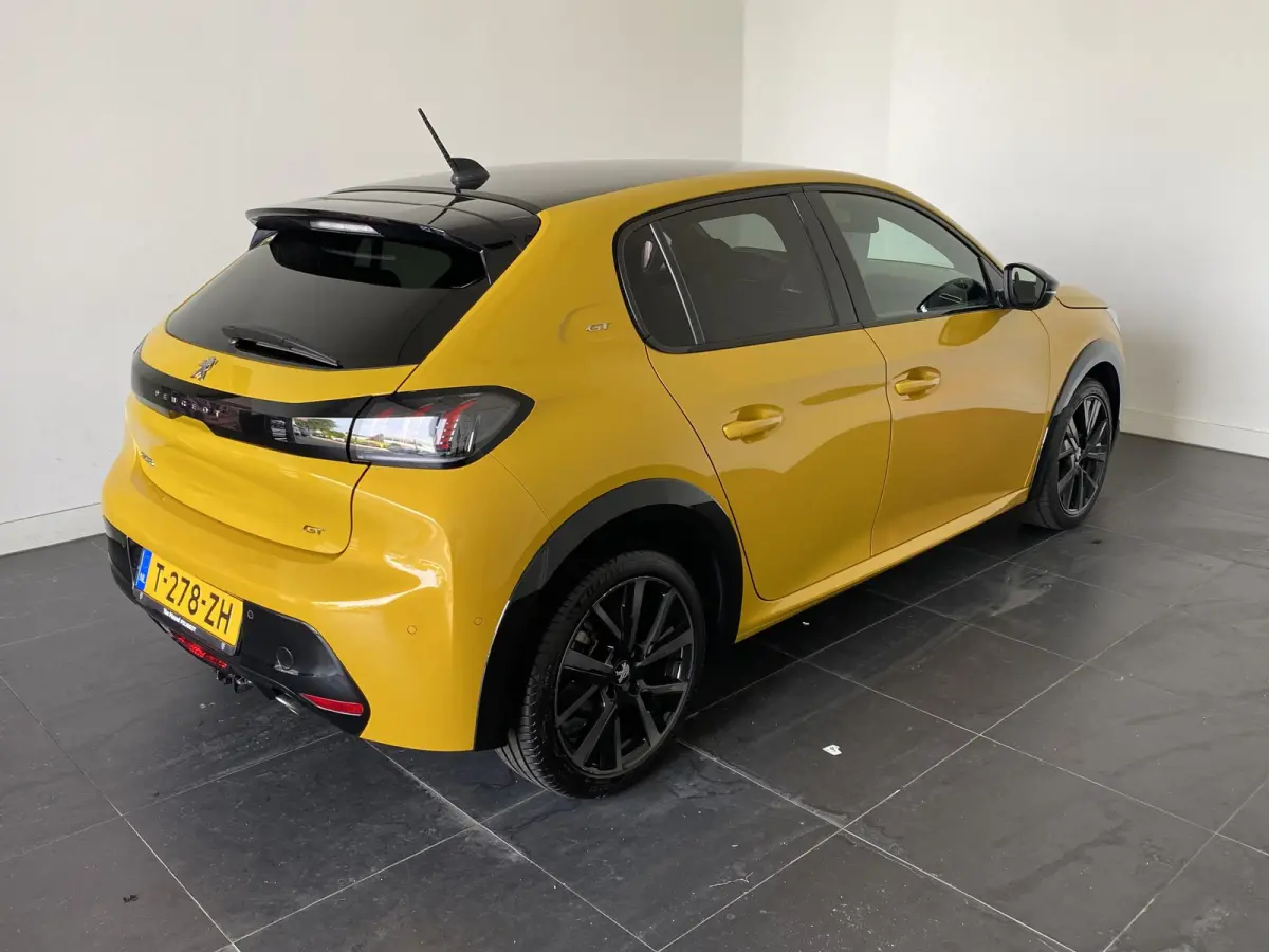 1.2 GT Pack 100 l CLIMATE | STOELVERWARMING| ADAPTIVE CRUISE | NAV | CARPLAY ANDROID | ZWART DAK | TREKHAAK | 50 DKM |