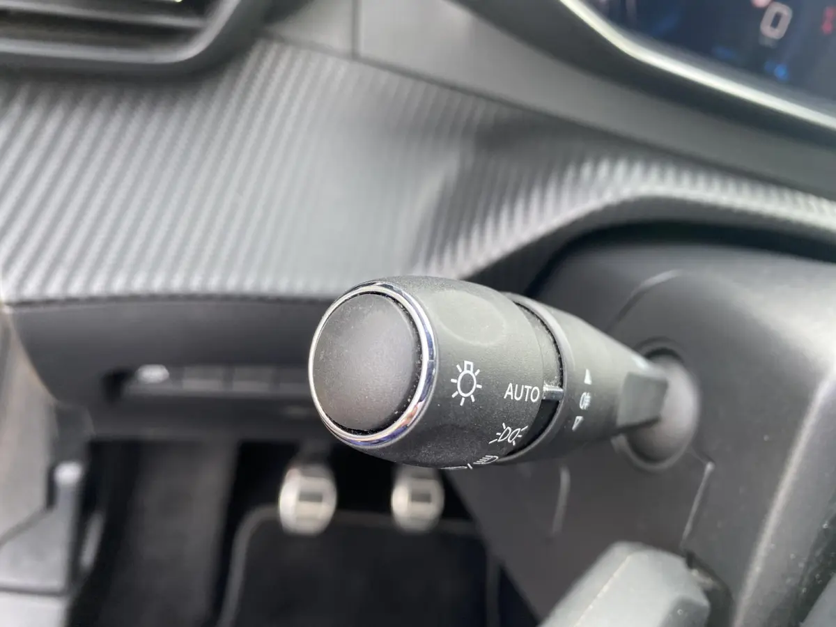 1.2 GT Pack 100 l CLIMATE | STOELVERWARMING| ADAPTIVE CRUISE | NAV | CARPLAY ANDROID | ZWART DAK | TREKHAAK | 50 DKM |